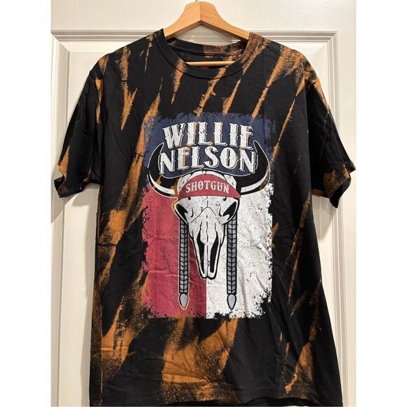 Willie Nelson Shotgun T-shirt size Medium - Picture 1 of 2